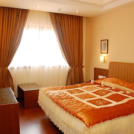 โฮเต็ล ดีปา คอมฟอร์ตส Hotel มังคาลอร์ ภายนอก รูปภาพ