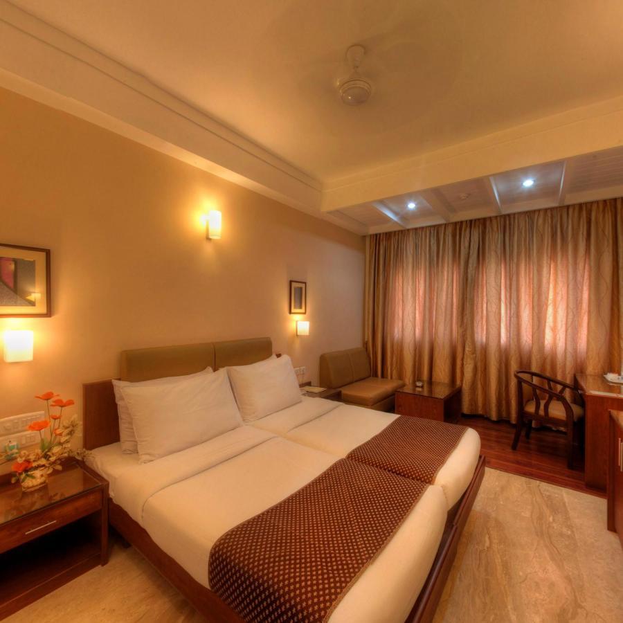 โฮเต็ล ดีปา คอมฟอร์ตส Hotel มังคาลอร์ ภายนอก รูปภาพ