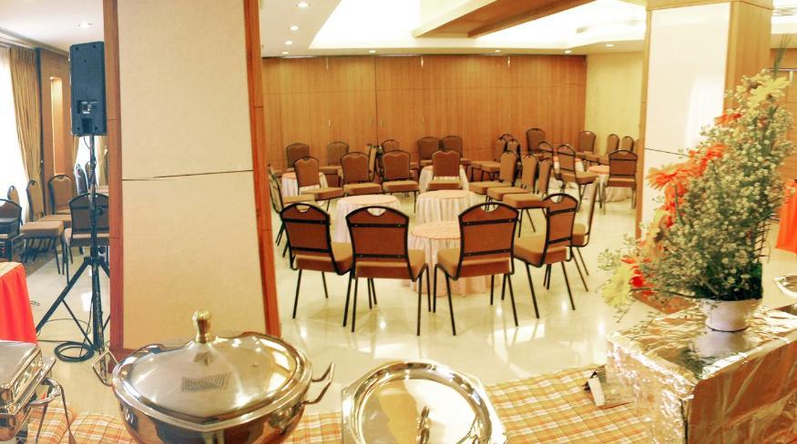 โฮเต็ล ดีปา คอมฟอร์ตส Hotel มังคาลอร์ ภายนอก รูปภาพ